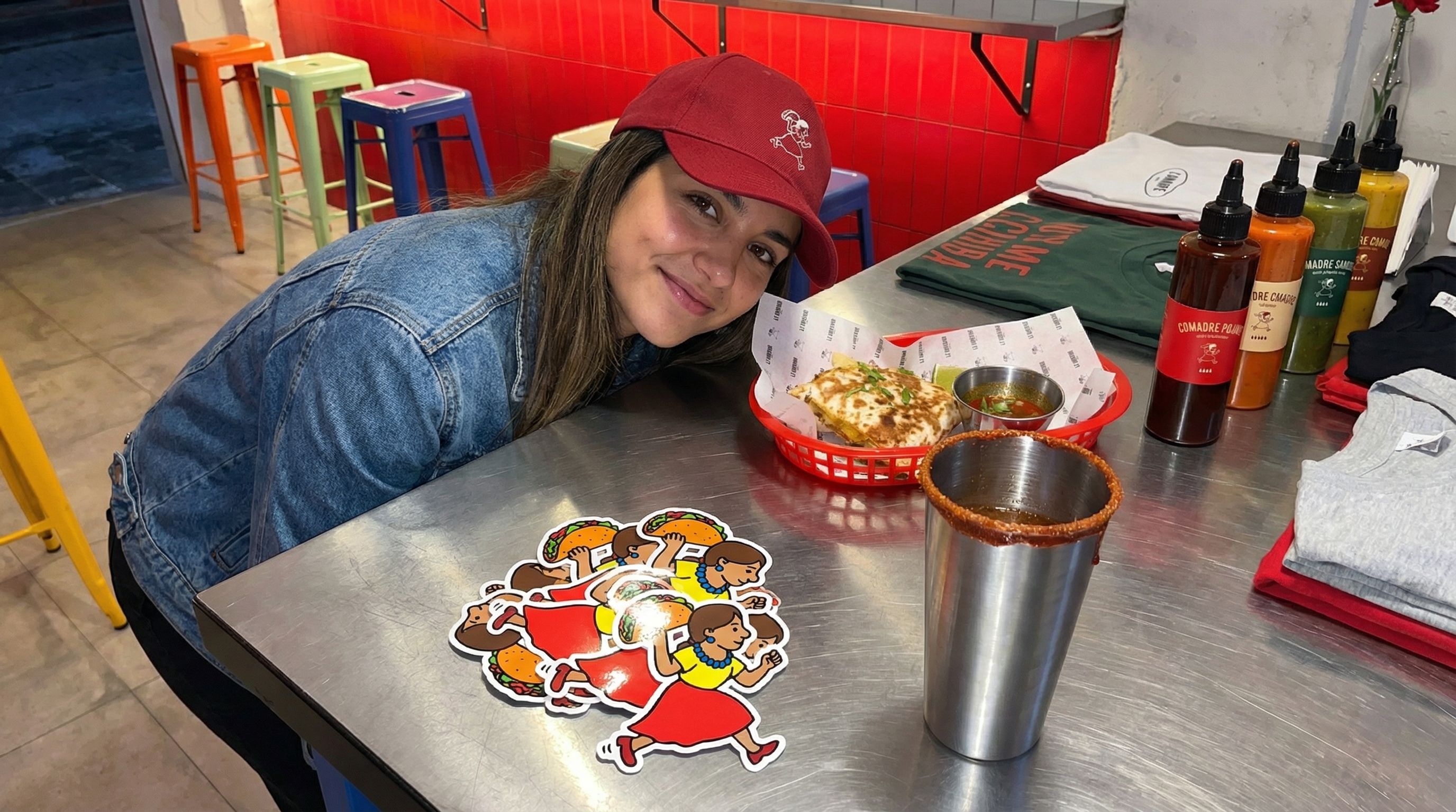 Interior de La Comadre Taquería en El Carmen